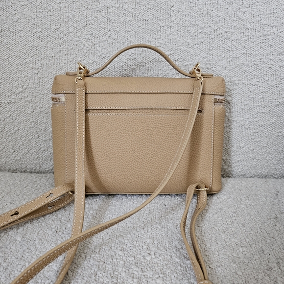 Oleada Elegant Tan Leather Handbag - Picture 2 of 15